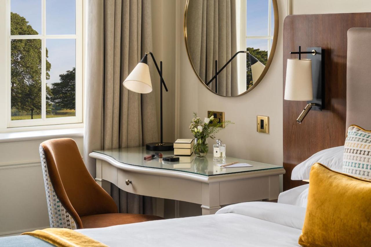 Lough Erne Resort Enniskillen Eksteriør bilde A bedroom at The Grove