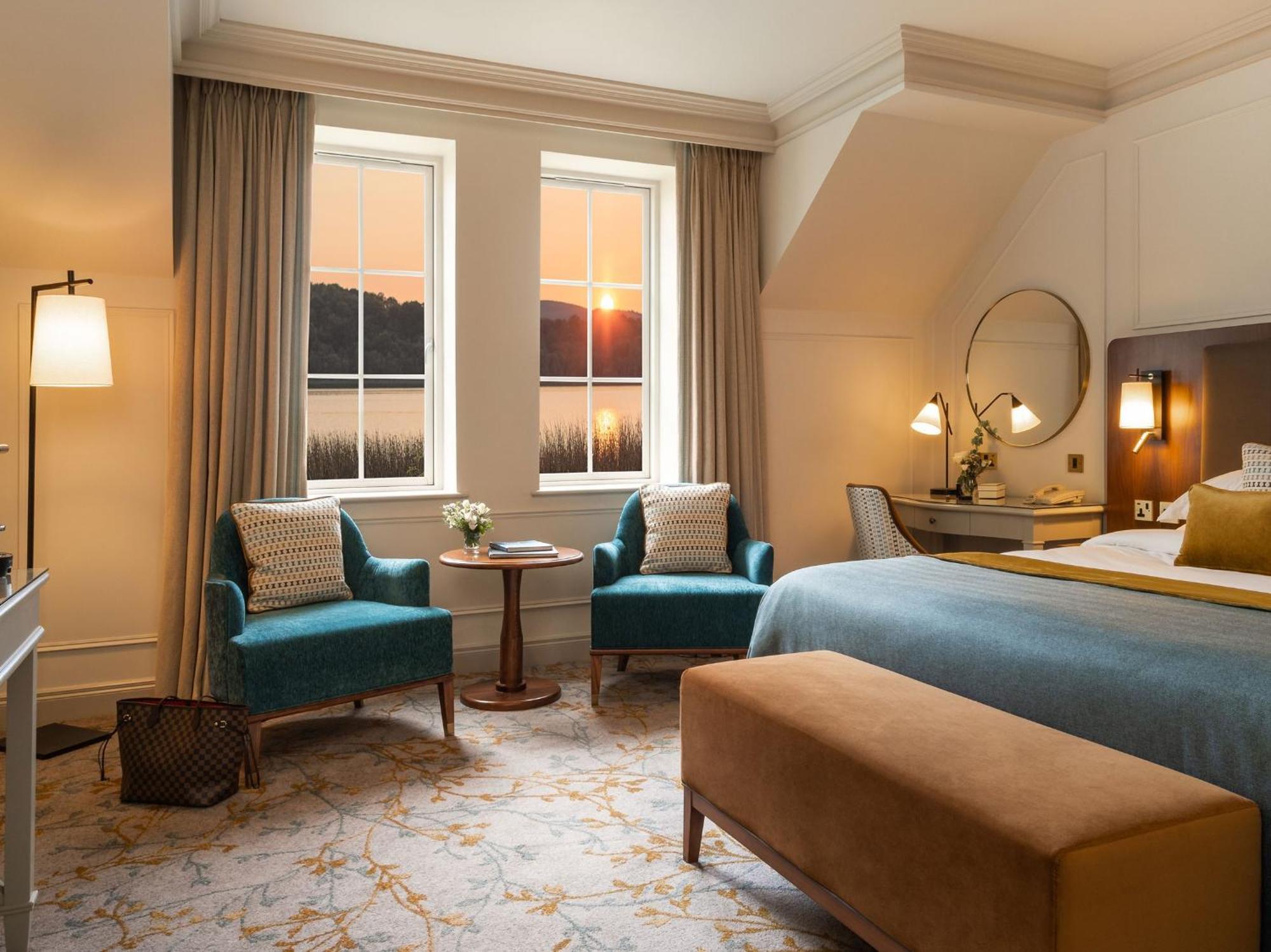 Lough Erne Resort Enniskillen Eksteriør bilde A bedroom at The Carlyle