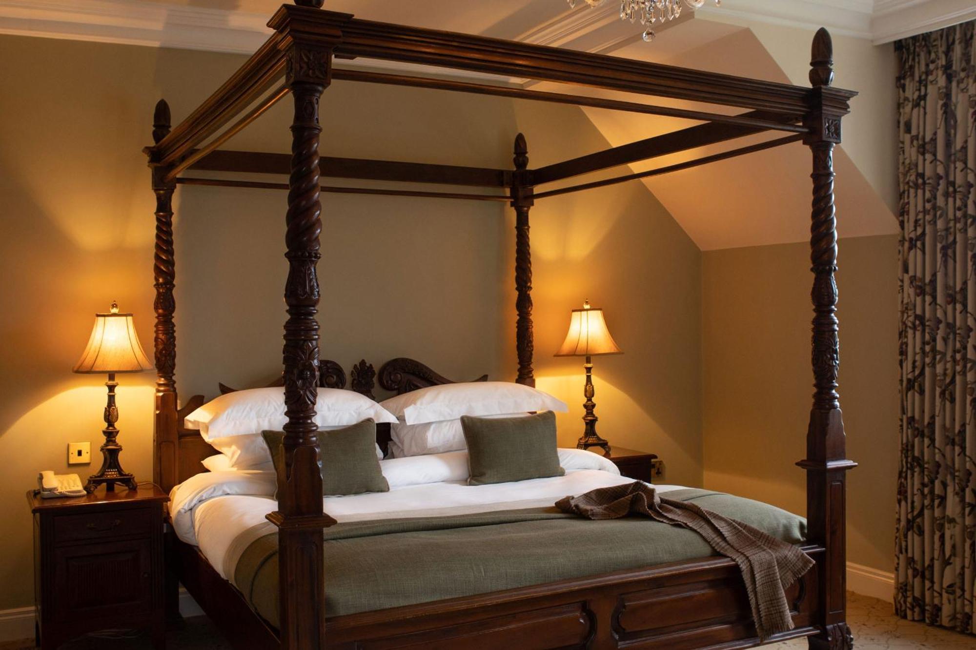 Lough Erne Resort Enniskillen Eksteriør bilde A four-poster bed