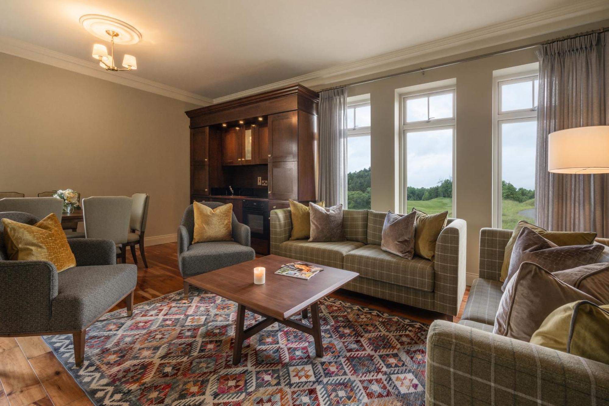 Lough Erne Resort Enniskillen Eksteriør bilde A living room at The Lodge at Turning Stone