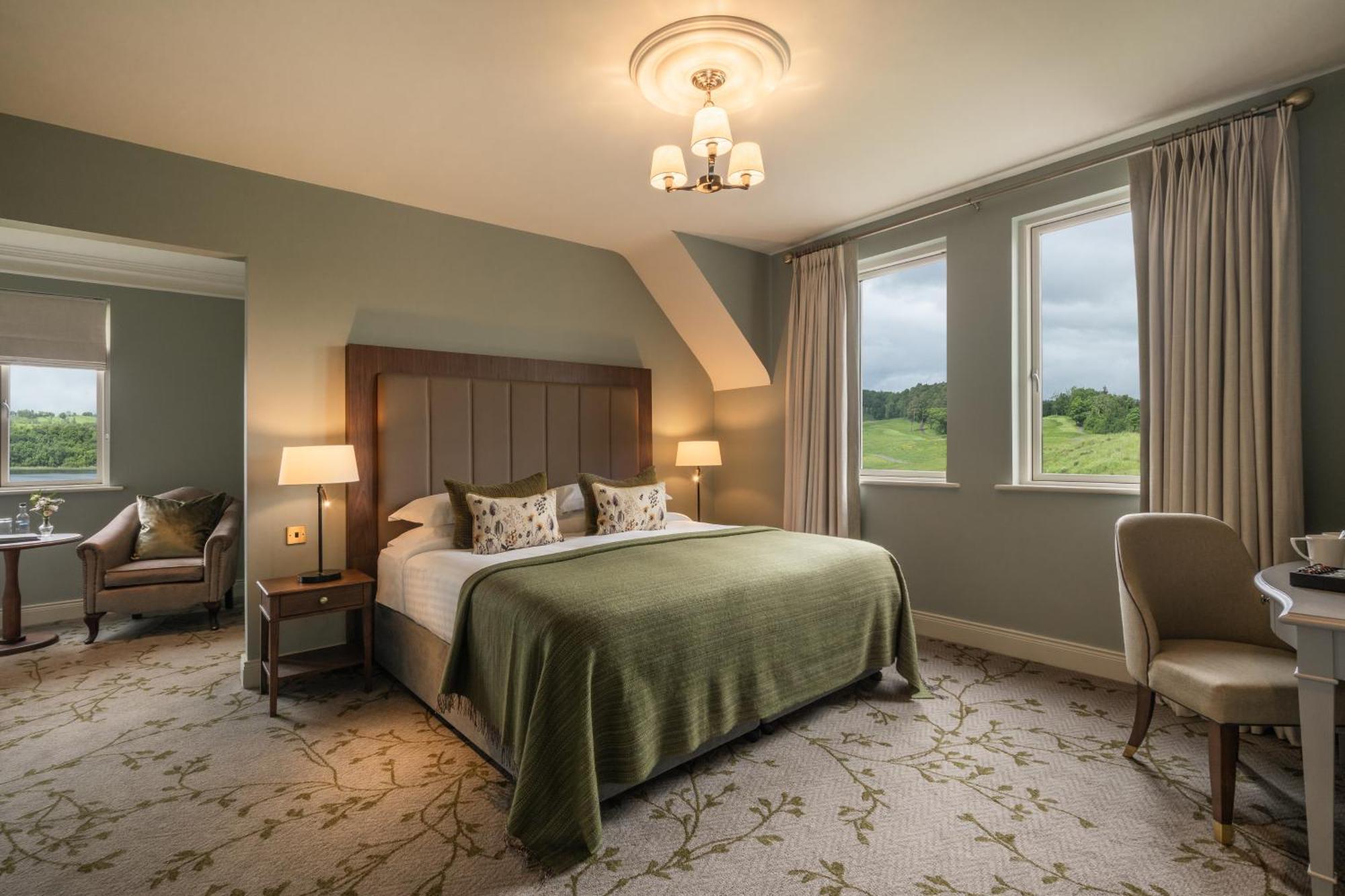 Lough Erne Resort Enniskillen Eksteriør bilde A bedroom at The Grove